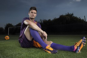 开云首页登录-保险公司推出足球运动专项保险，为运动员提供保障，踢足球保险