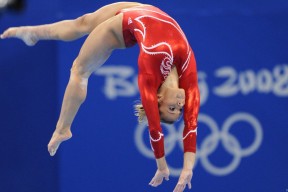 开运app入口-德甲火力全开：攻势凌厉，场面火爆！，德甲榜首大战